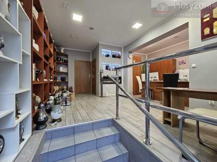 Lokal z witryną, parter, 68m2 - Centrum