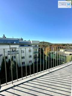 Słoneczne 3 pokoje z dużym balkonem po remoncie.