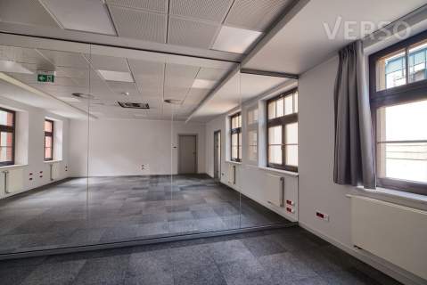Biuro na 2 kondygnacjach, własny aneks