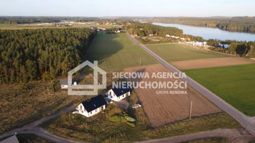 Urokliwy dom nad jeziorem Żuromino
