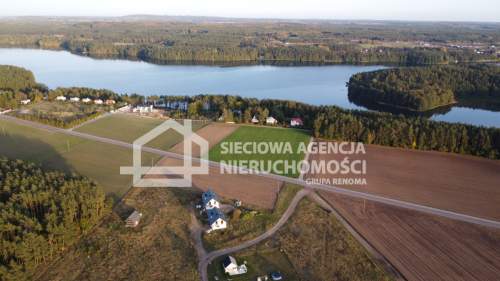 Urokliwy dom nad jeziorem Żuromino