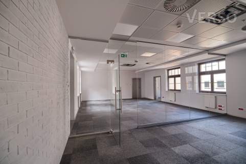 Biuro na 2 kondygnacjach, własny aneks
