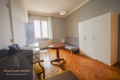 Mieszkanie w ścisłym centrum 63m2, 3pokoje, balkon