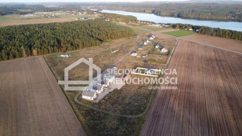 Urokliwy dom nad jeziorem Żuromino