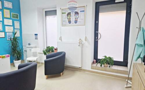 Parter, centrum, wejście od ruchliwej ulicy