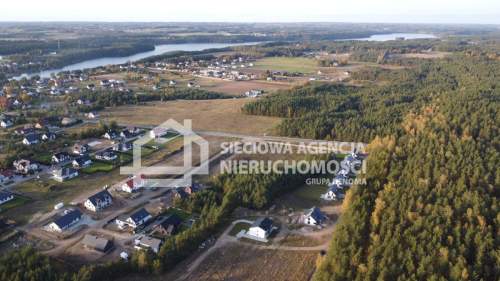 Dom bliźnak nad jezorem Stężyca