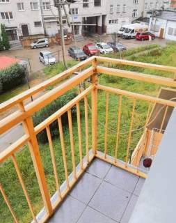 -CENTRUM-26m2-MEDIA MIEJSKIE-BALKON-WINDA-PIWNICA-
