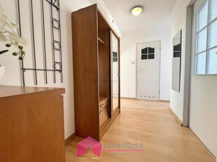 Przytulne, dwupokojowe z balkonem, w okolicy 4 Marca.