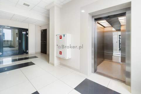 Lokal 360 m2 12 pokoi duży parking