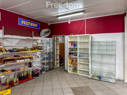 Lokal usługowy na osiedlu wielorodzinnym