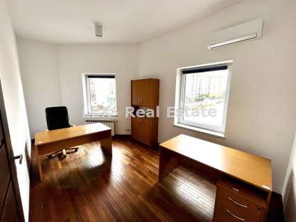 Do wynajęcia lokal biurowy 88 m2 w Ursusie.