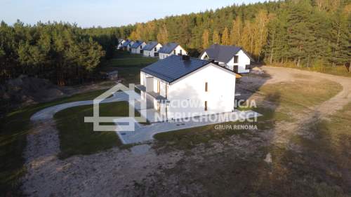 Dom bliźnak nad jezorem Stężyca