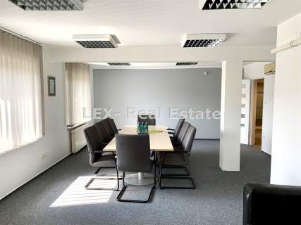 Do wynajęcia lokal biurowy 187 m2 w Ursusie.