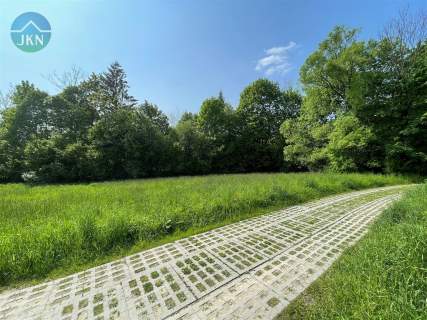 Działka ukryta w zielonym zaciszu nad strumieniem