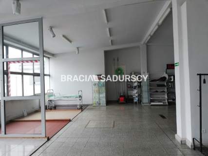 biurowiec 1262m2 magazyn 510m2, parking, Prądnik