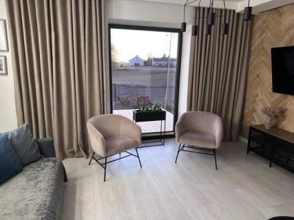 Nowoczesny Dom z Przestronnym Ogrodem 160m2
