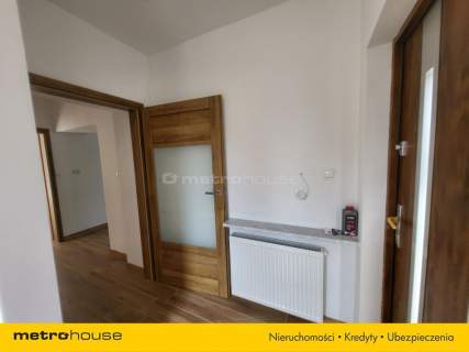 Mały nowoczesny dom 65m z dużym ogrodem