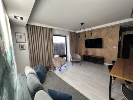 Nowoczesny Dom z Przestronnym Ogrodem 160m2