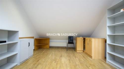 PODDASZE w zabytkowej Willi Decjusza 233m2