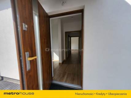 Mały nowoczesny dom 65m z dużym ogrodem