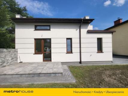 Mały nowoczesny dom 65m z dużym ogrodem