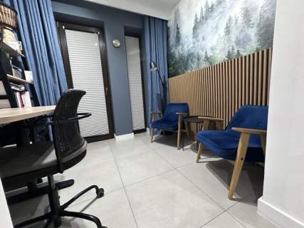 Nowoczesny Dom z Przestronnym Ogrodem 160m2