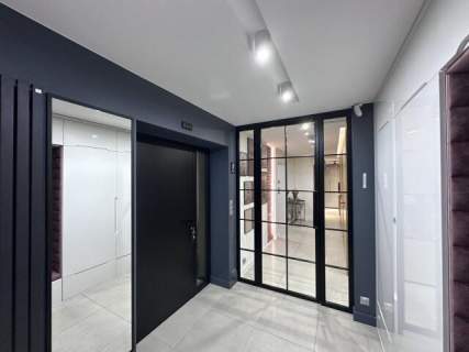 Nowoczesny Dom z Przestronnym Ogrodem 160m2