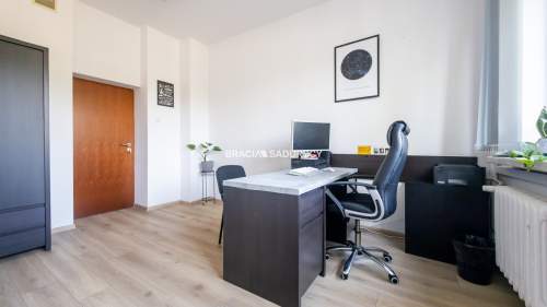 Bronowice, 217m2 biur parking