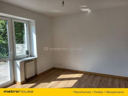 Mały nowoczesny dom 65m z dużym ogrodem
