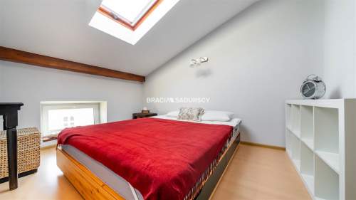 Mieszkanie w Kamienicy 82 m2 Stare Miasto,Poddasze