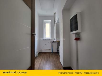 Mały nowoczesny dom 65m z dużym ogrodem
