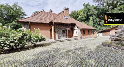 JEDYNY TAKI DOM W ELBLĄGU OTULONY LASEM