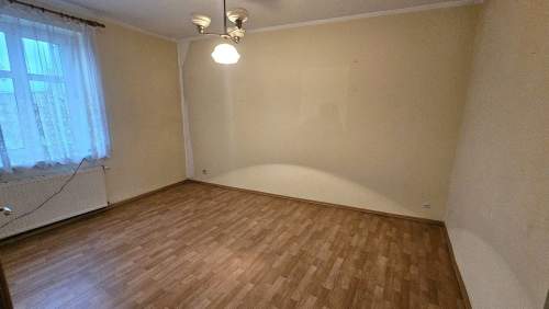 145/1100 m2 6 pokoi Garaże Bielawy 1.050.000zł