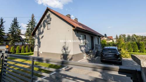 Tyniec, DOM po remoncie z tarasem i działką 572 m2