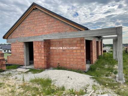 Dom wolnostojący przy Puszczy 120m2 stan surowy