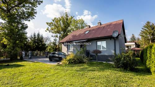 Tyniec, DOM po remoncie z tarasem i działką 572 m2