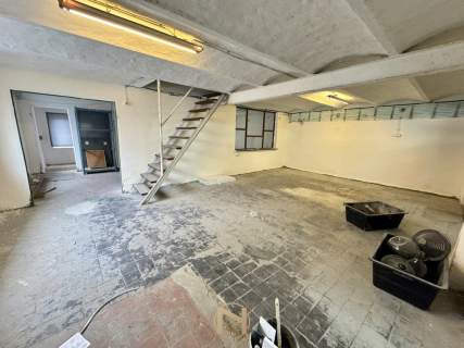 Obiekt na sprzedaż, 660 m2, Baczyna