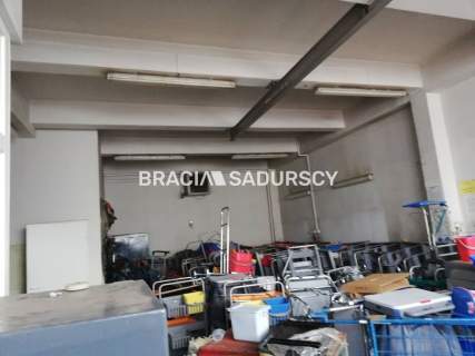 biurowiec 1262m2 magazyn 510m2, parking, Prądnik