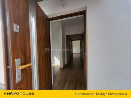Mały nowoczesny dom 65m z dużym ogrodem
