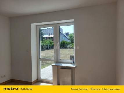 Mały nowoczesny dom 65m z dużym ogrodem