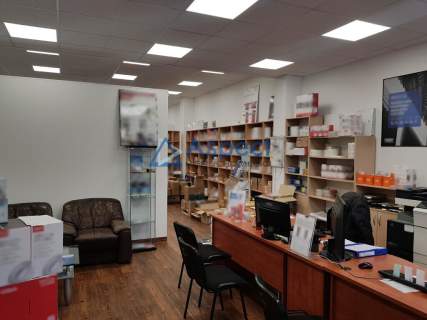 Lokal 135 m2 - z opcją rozszerzenia o kolejne 135