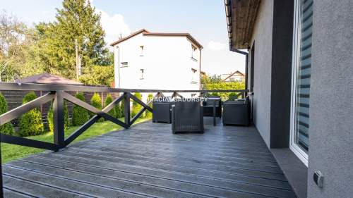 Tyniec, DOM po remoncie z tarasem i działką 572 m2