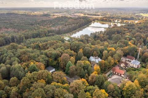 Obiekt oraz dom na Sprzedaż