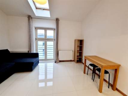STUDIO Z ANTRESOLĄ - STAROWIŚLNA - 33,50 M2