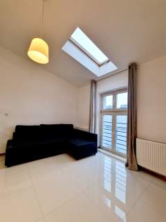 STUDIO Z ANTRESOLĄ - STAROWIŚLNA - 33,50 M2