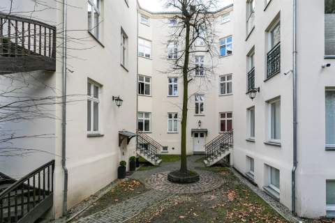 STUDIO PRZY ULICY STUDENCKA - SUTERENA - 25,54 M2