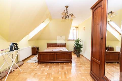 Dom z częścią biurową Topowa lokalizacja