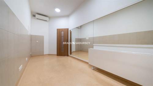 Lokal usługowo-handlowy, okolice Bronowic 