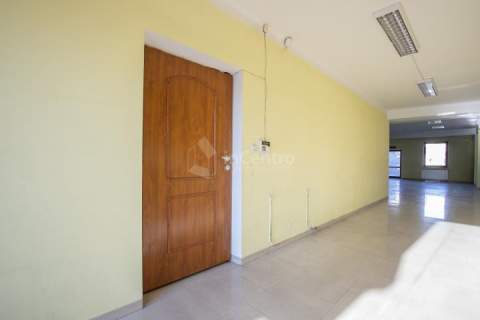 Lokal handlowo-usługowy 210m2. Długa 19A.
