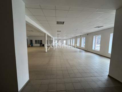 Lokal handlowo-usługowy 1300m2 w centrum